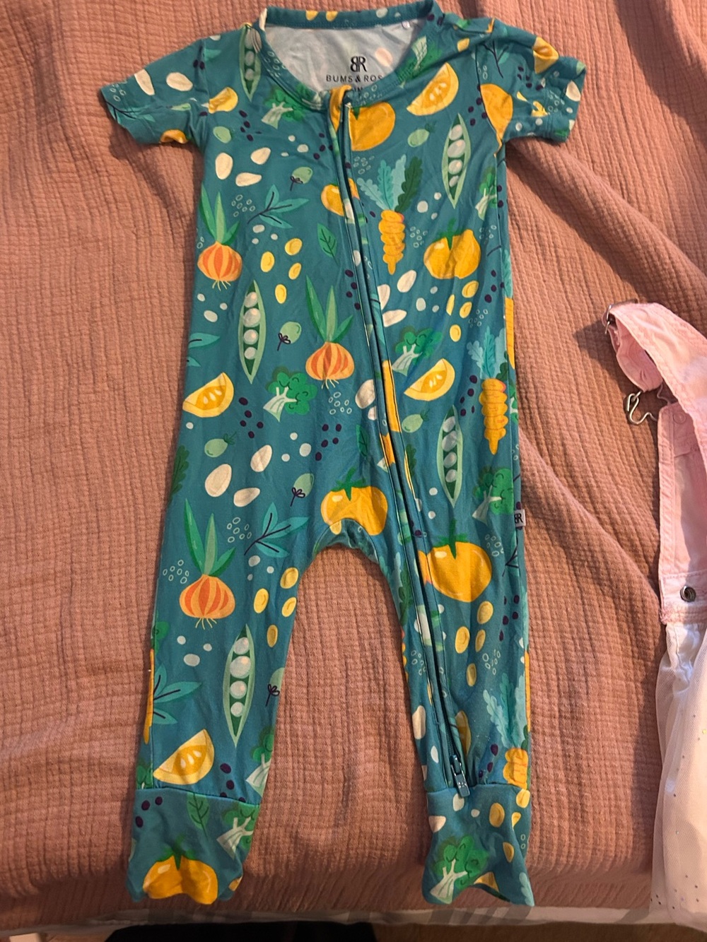 Bums and Roses Outfit